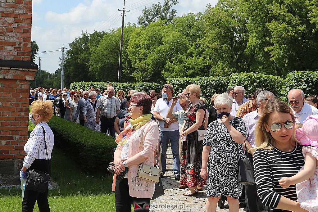 Boże Ciało 2020: Procesja z parafii św. Wojciecha w Ostrołęce - zdjęcie #21 - eOstroleka.pl