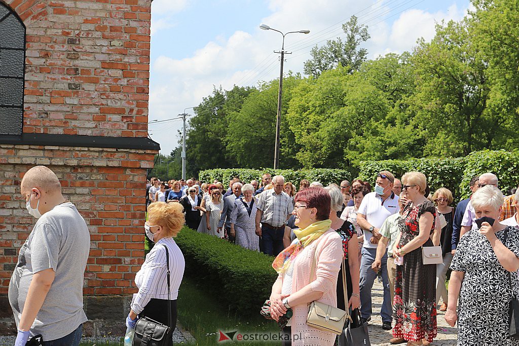 Boże Ciało 2020: Procesja z parafii św. Wojciecha w Ostrołęce - zdjęcie #20 - eOstroleka.pl