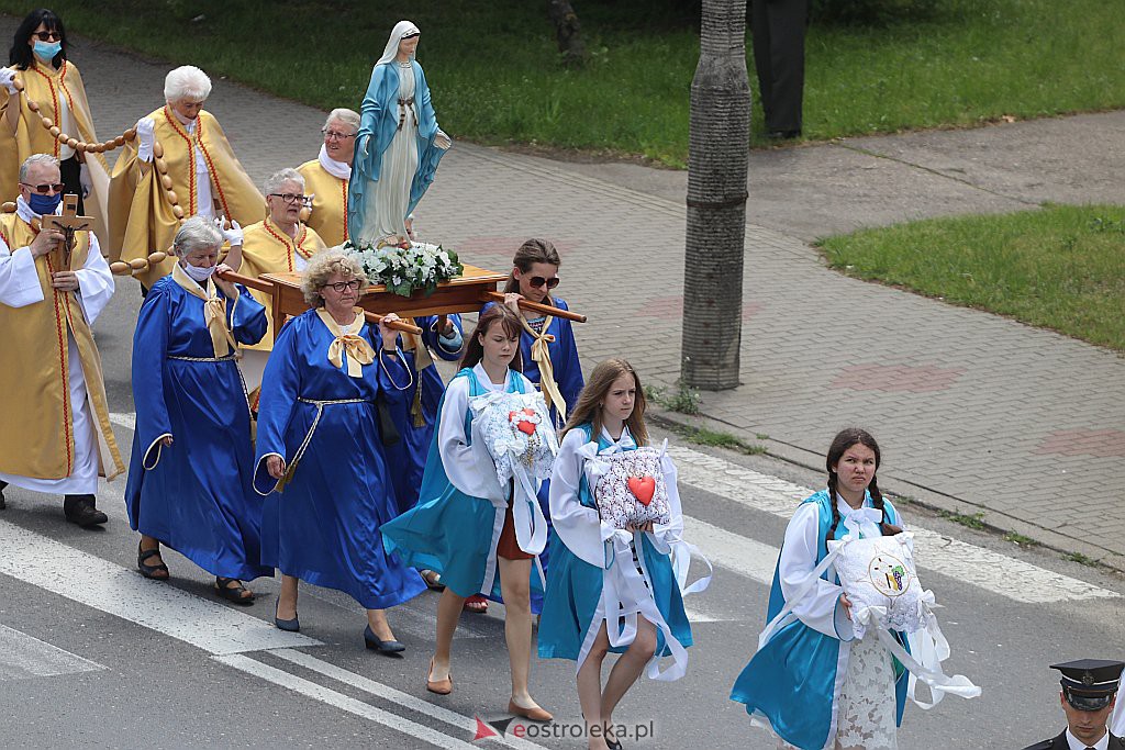 Boże Ciało 2020: Procesja z parafii Zbawiciela Świata w Ostrołęce - zdjęcie #96 - eOstroleka.pl