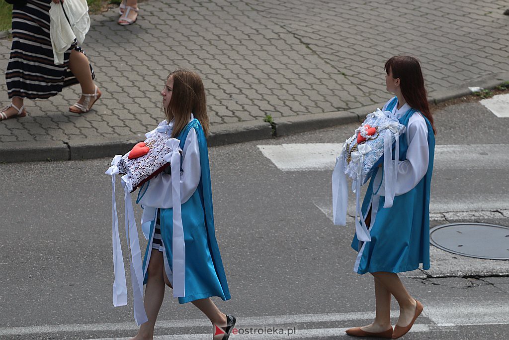 Boże Ciało 2020: Procesja z parafii Zbawiciela Świata w Ostrołęce - zdjęcie #93 - eOstroleka.pl