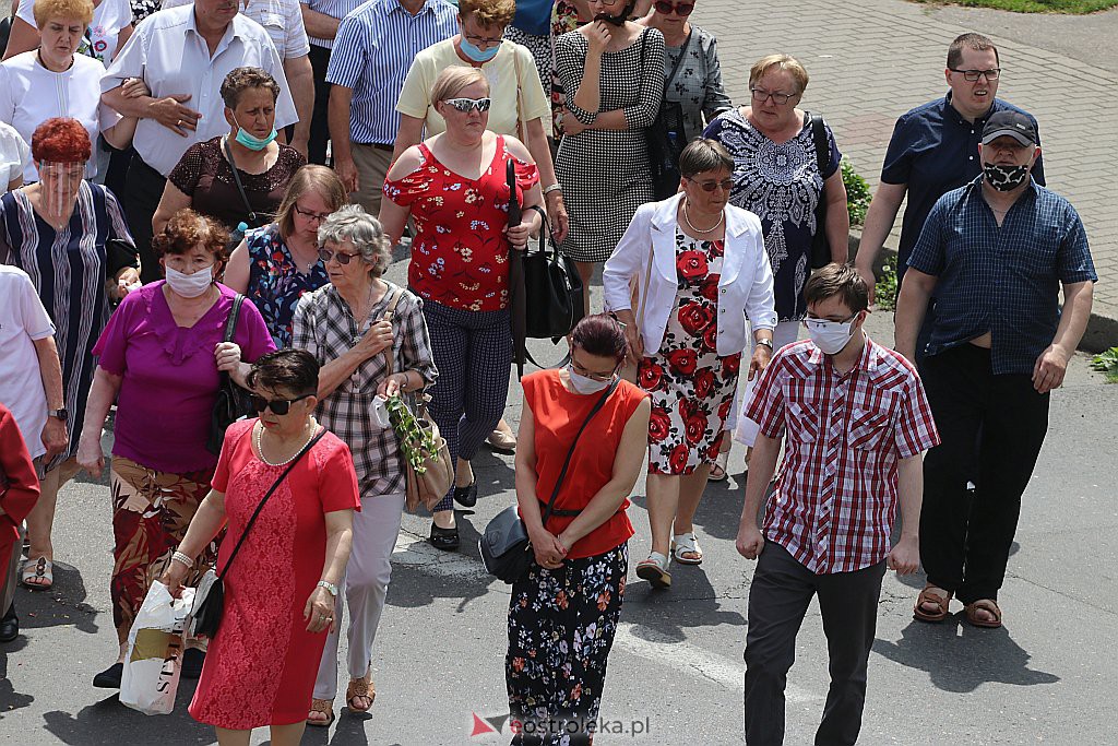 Boże Ciało 2020: Procesja z parafii Zbawiciela Świata w Ostrołęce - zdjęcie #69 - eOstroleka.pl