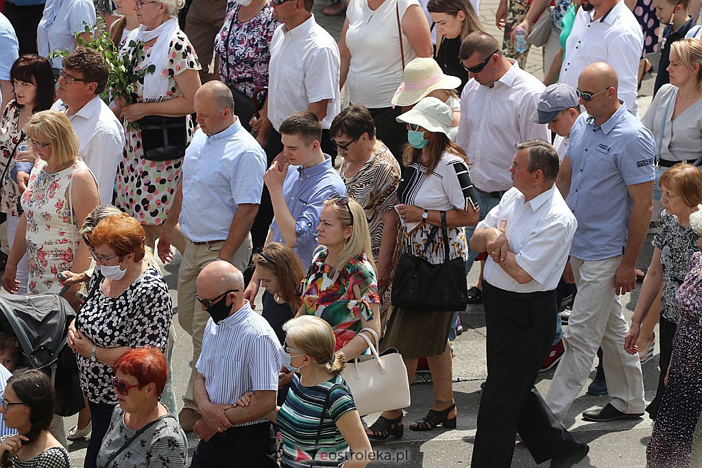 Boże Ciało 2020: Procesja z parafii Zbawiciela Świata w Ostrołęce - zdjęcie #55 - eOstroleka.pl