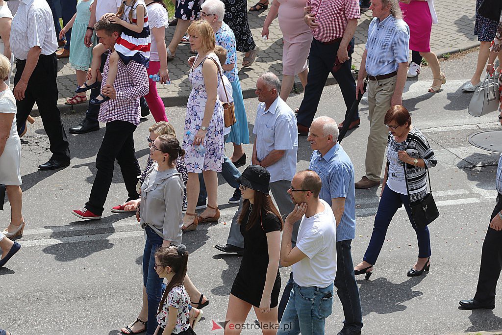 Boże Ciało 2020: Procesja z parafii Zbawiciela Świata w Ostrołęce - zdjęcie #39 - eOstroleka.pl