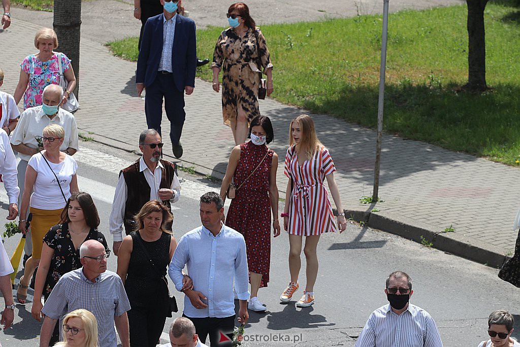 Boże Ciało 2020: Procesja z parafii Zbawiciela Świata w Ostrołęce - zdjęcie #26 - eOstroleka.pl