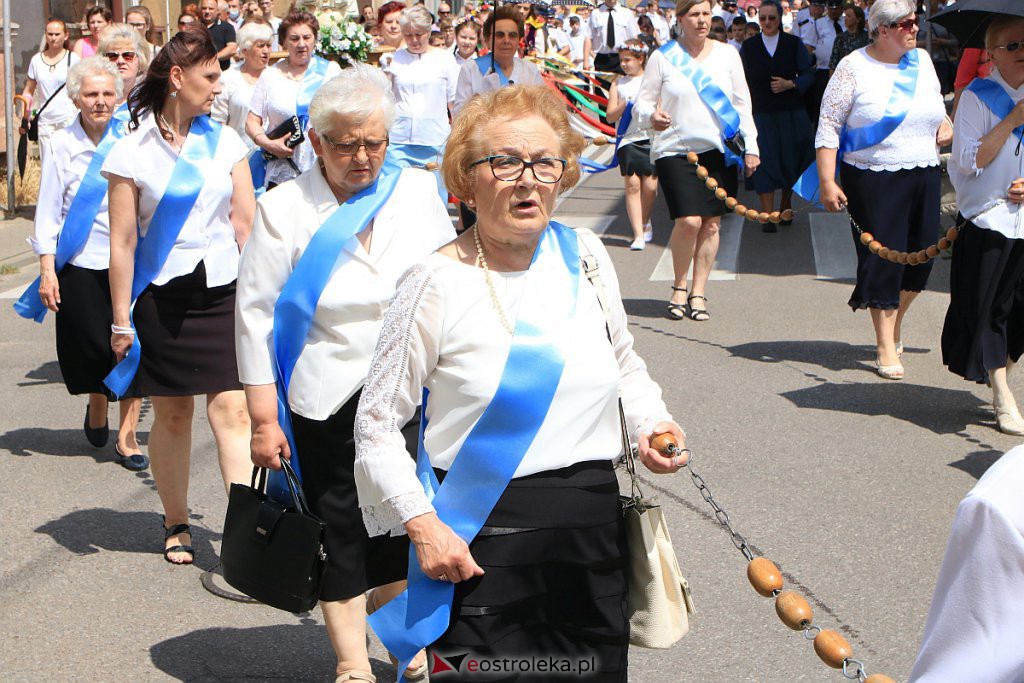 Boże Ciało 2020: Procesja z parafii pw. Nawiedzenia NMP w Ostrołęce [11.06.2020] - zdjęcie #128 - eOstroleka.pl