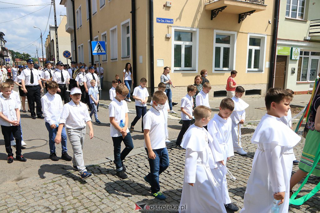 Boże Ciało 2020: Procesja z parafii pw. Nawiedzenia NMP w Ostrołęce [11.06.2020] - zdjęcie #115 - eOstroleka.pl