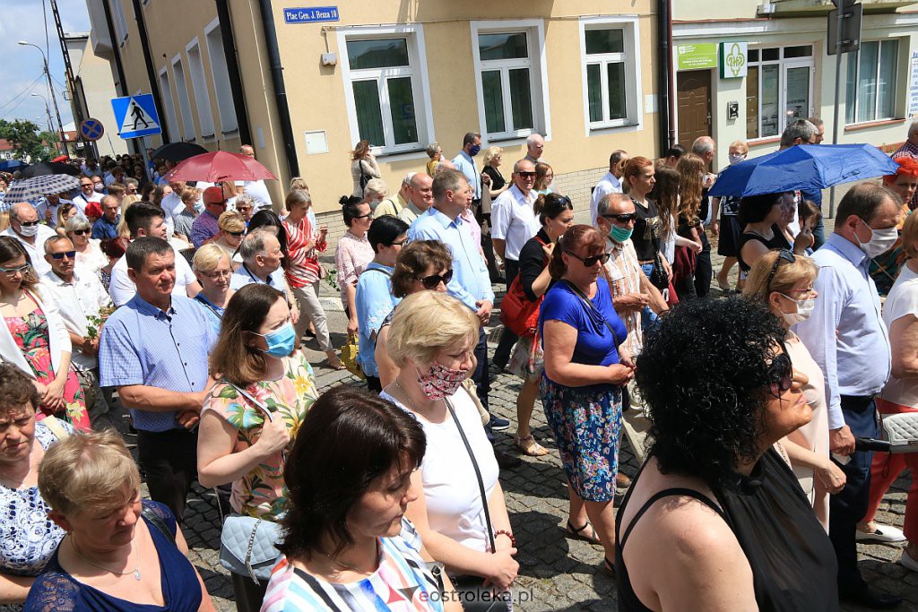 Boże Ciało 2020: Procesja z parafii pw. Nawiedzenia NMP w Ostrołęce [11.06.2020] - zdjęcie #92 - eOstroleka.pl
