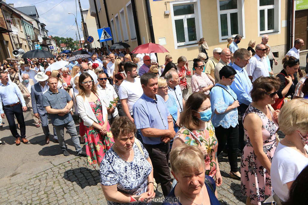 Boże Ciało 2020: Procesja z parafii pw. Nawiedzenia NMP w Ostrołęce [11.06.2020] - zdjęcie #91 - eOstroleka.pl