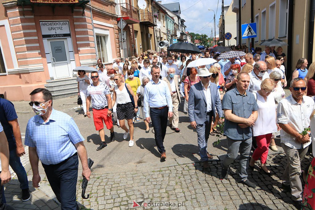 Boże Ciało 2020: Procesja z parafii pw. Nawiedzenia NMP w Ostrołęce [11.06.2020] - zdjęcie #90 - eOstroleka.pl