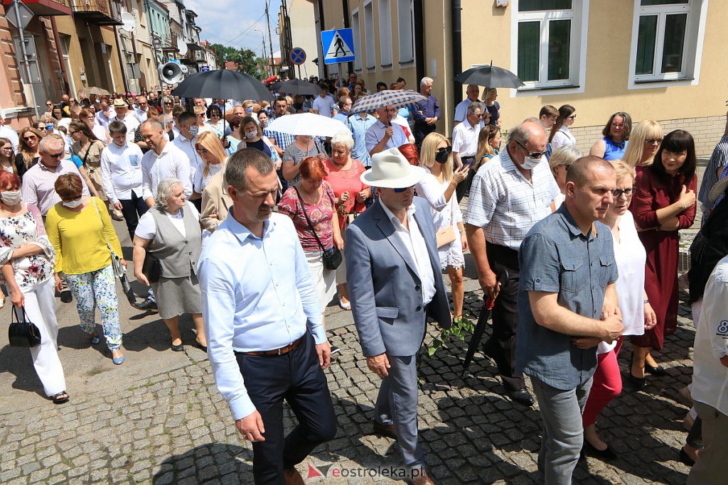 Boże Ciało 2020: Procesja z parafii pw. Nawiedzenia NMP w Ostrołęce [11.06.2020] - zdjęcie #87 - eOstroleka.pl