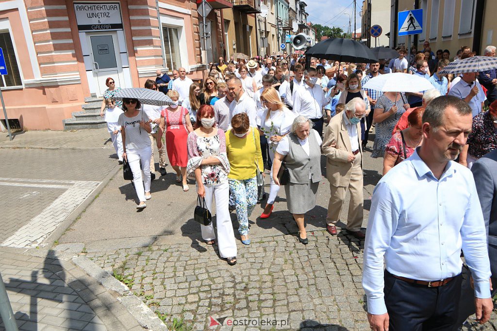 Boże Ciało 2020: Procesja z parafii pw. Nawiedzenia NMP w Ostrołęce [11.06.2020] - zdjęcie #86 - eOstroleka.pl