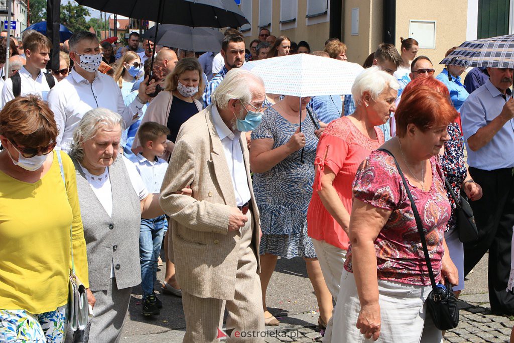 Boże Ciało 2020: Procesja z parafii pw. Nawiedzenia NMP w Ostrołęce [11.06.2020] - zdjęcie #85 - eOstroleka.pl