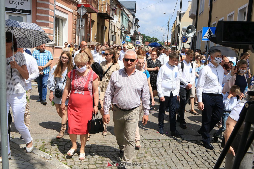 Boże Ciało 2020: Procesja z parafii pw. Nawiedzenia NMP w Ostrołęce [11.06.2020] - zdjęcie #84 - eOstroleka.pl