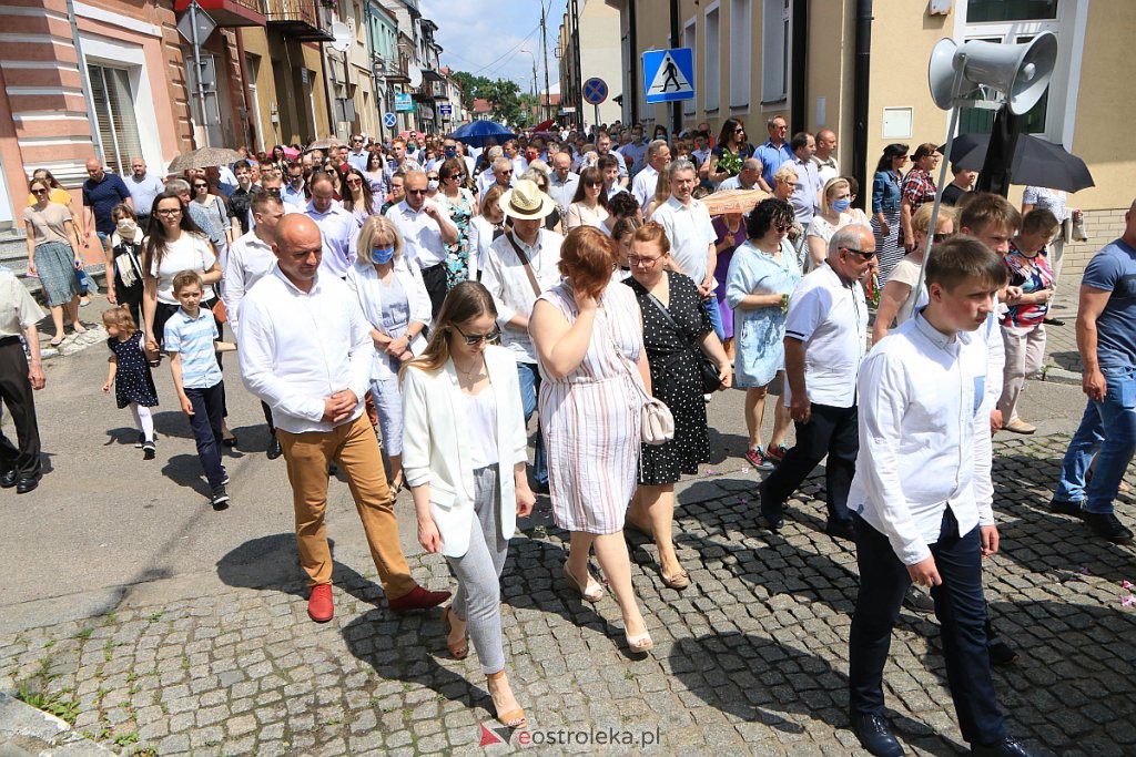 Boże Ciało 2020: Procesja z parafii pw. Nawiedzenia NMP w Ostrołęce [11.06.2020] - zdjęcie #82 - eOstroleka.pl