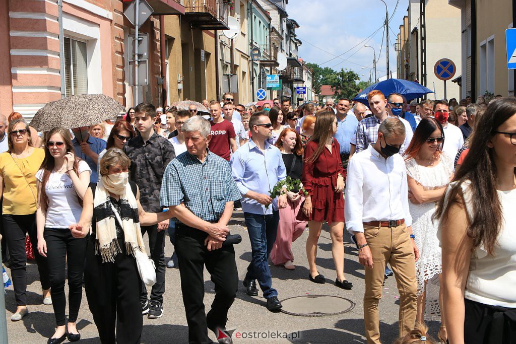Boże Ciało 2020: Procesja z parafii pw. Nawiedzenia NMP w Ostrołęce [11.06.2020] - zdjęcie #80 - eOstroleka.pl