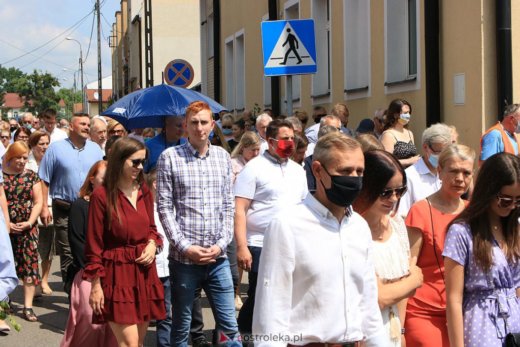 Boże Ciało 2020: Procesja z parafii pw. Nawiedzenia NMP w Ostrołęce [11.06.2020] - zdjęcie #78 - eOstroleka.pl