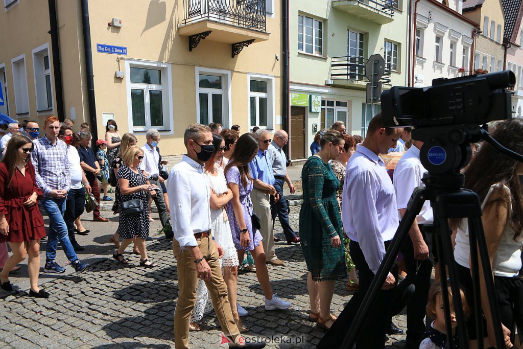 Boże Ciało 2020: Procesja z parafii pw. Nawiedzenia NMP w Ostrołęce [11.06.2020] - zdjęcie #77 - eOstroleka.pl