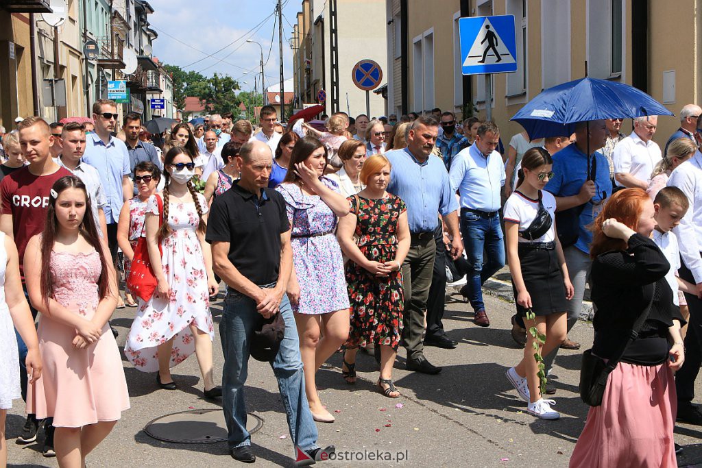 Boże Ciało 2020: Procesja z parafii pw. Nawiedzenia NMP w Ostrołęce [11.06.2020] - zdjęcie #75 - eOstroleka.pl