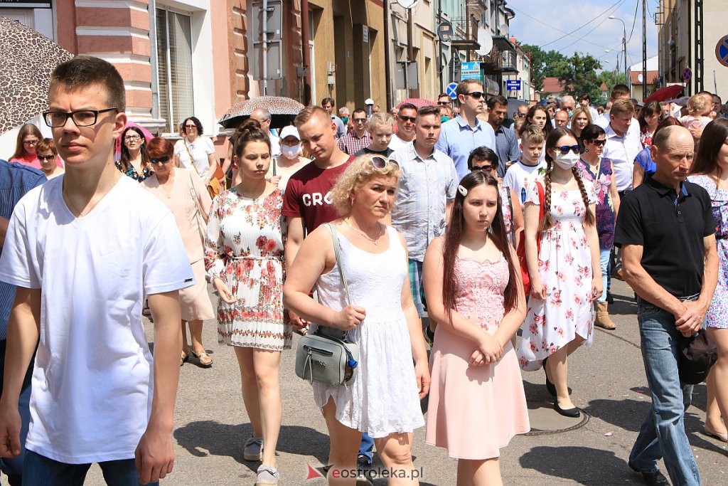 Boże Ciało 2020: Procesja z parafii pw. Nawiedzenia NMP w Ostrołęce [11.06.2020] - zdjęcie #74 - eOstroleka.pl