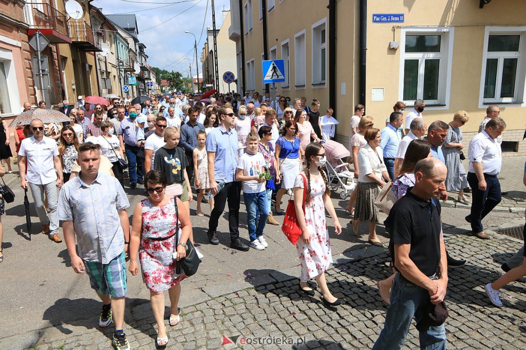 Boże Ciało 2020: Procesja z parafii pw. Nawiedzenia NMP w Ostrołęce [11.06.2020] - zdjęcie #73 - eOstroleka.pl