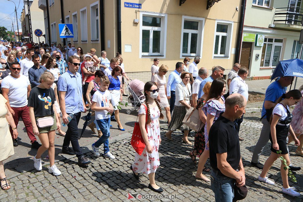 Boże Ciało 2020: Procesja z parafii pw. Nawiedzenia NMP w Ostrołęce [11.06.2020] - zdjęcie #71 - eOstroleka.pl