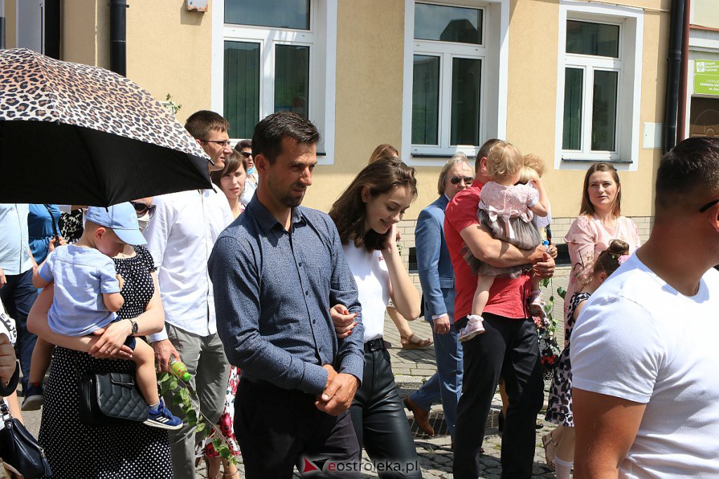Boże Ciało 2020: Procesja z parafii pw. Nawiedzenia NMP w Ostrołęce [11.06.2020] - zdjęcie #69 - eOstroleka.pl