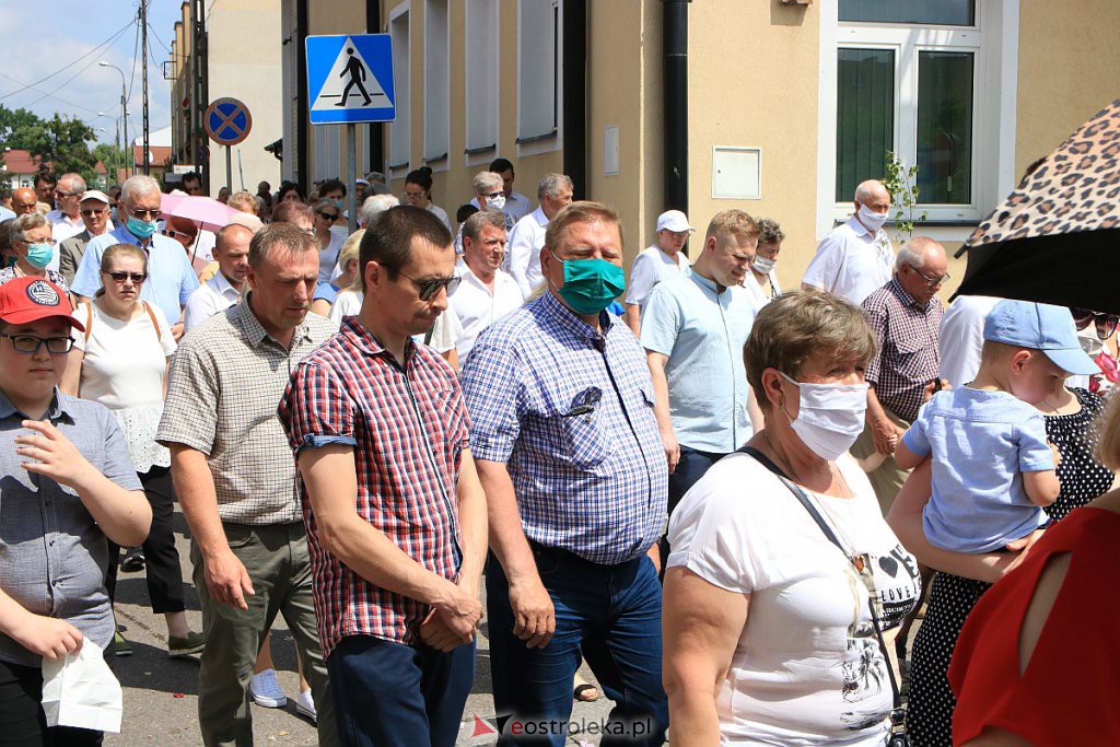 Boże Ciało 2020: Procesja z parafii pw. Nawiedzenia NMP w Ostrołęce [11.06.2020] - zdjęcie #68 - eOstroleka.pl