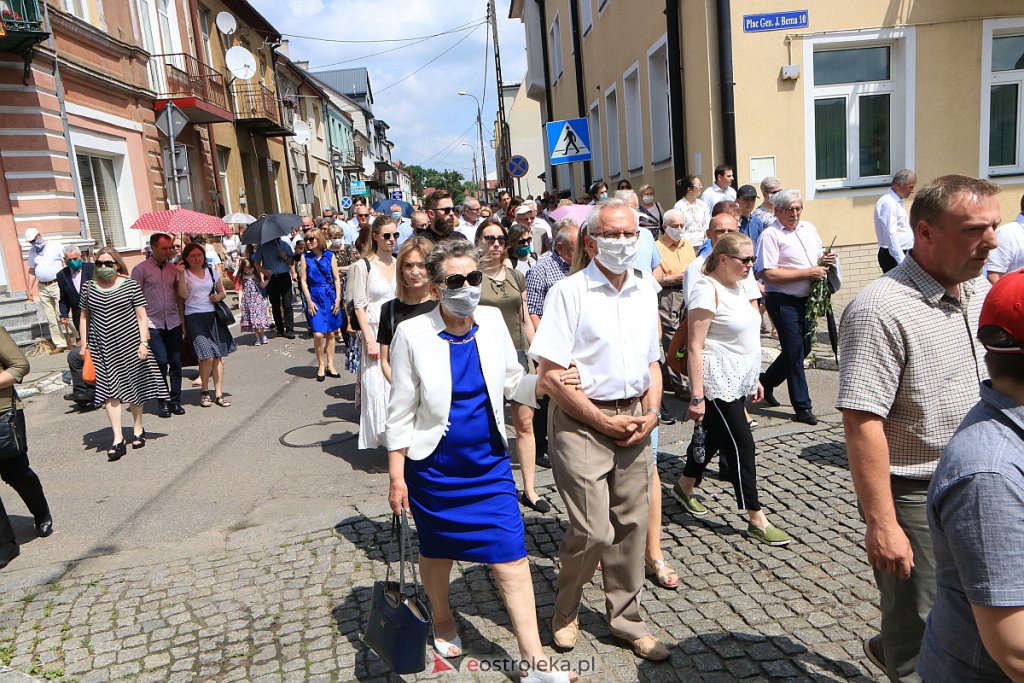 Boże Ciało 2020: Procesja z parafii pw. Nawiedzenia NMP w Ostrołęce [11.06.2020] - zdjęcie #67 - eOstroleka.pl