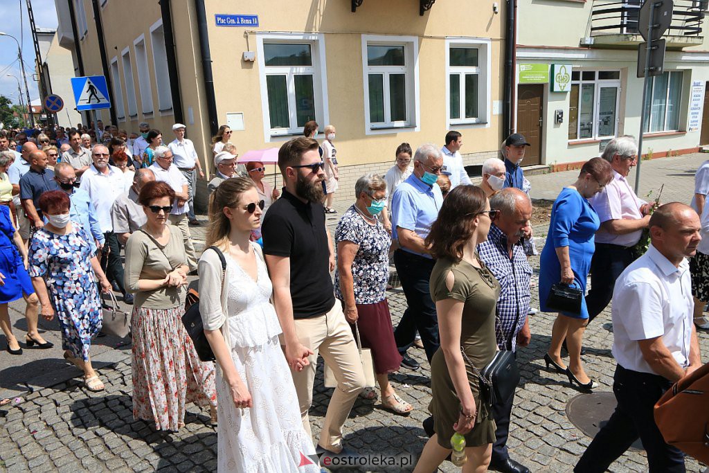 Boże Ciało 2020: Procesja z parafii pw. Nawiedzenia NMP w Ostrołęce [11.06.2020] - zdjęcie #64 - eOstroleka.pl