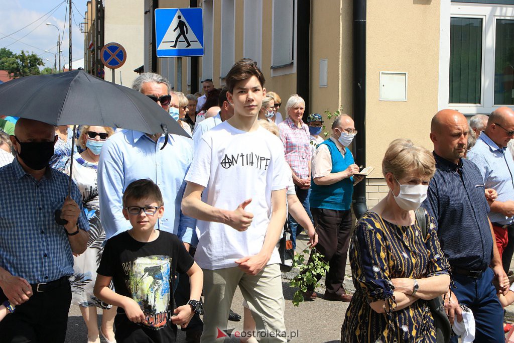 Boże Ciało 2020: Procesja z parafii pw. Nawiedzenia NMP w Ostrołęce [11.06.2020] - zdjęcie #62 - eOstroleka.pl