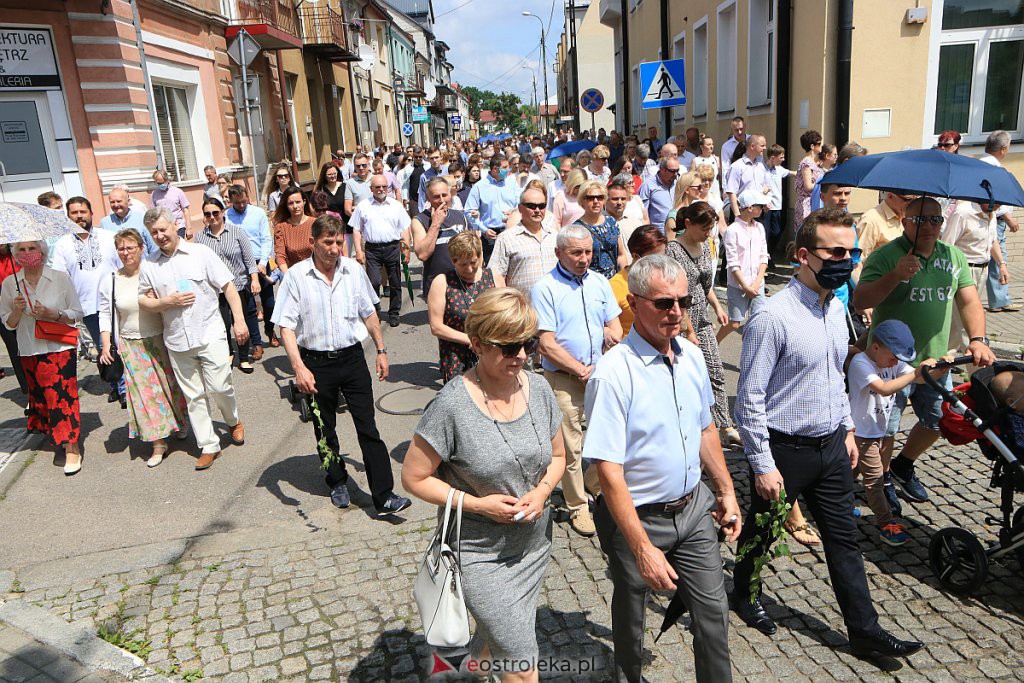 Boże Ciało 2020: Procesja z parafii pw. Nawiedzenia NMP w Ostrołęce [11.06.2020] - zdjęcie #57 - eOstroleka.pl