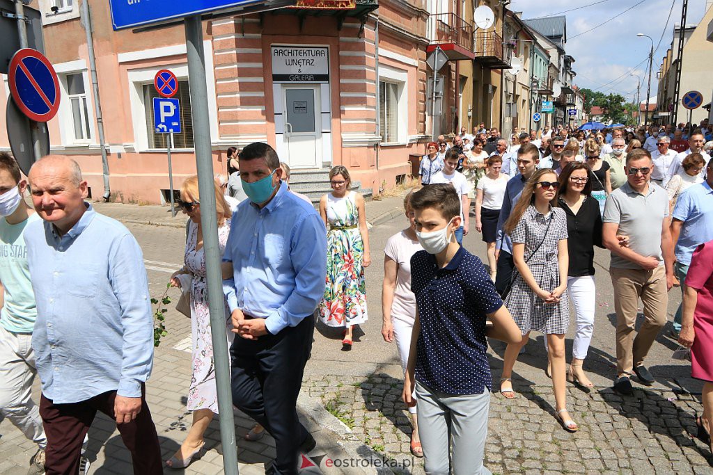 Boże Ciało 2020: Procesja z parafii pw. Nawiedzenia NMP w Ostrołęce [11.06.2020] - zdjęcie #52 - eOstroleka.pl