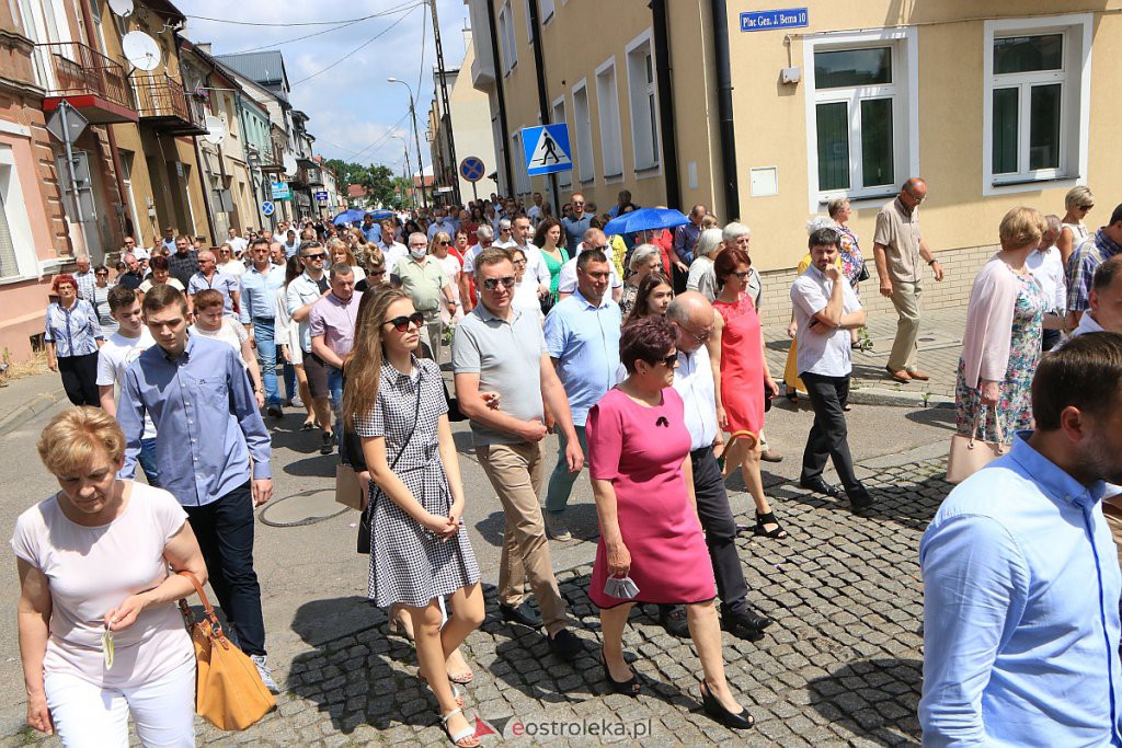 Boże Ciało 2020: Procesja z parafii pw. Nawiedzenia NMP w Ostrołęce [11.06.2020] - zdjęcie #51 - eOstroleka.pl