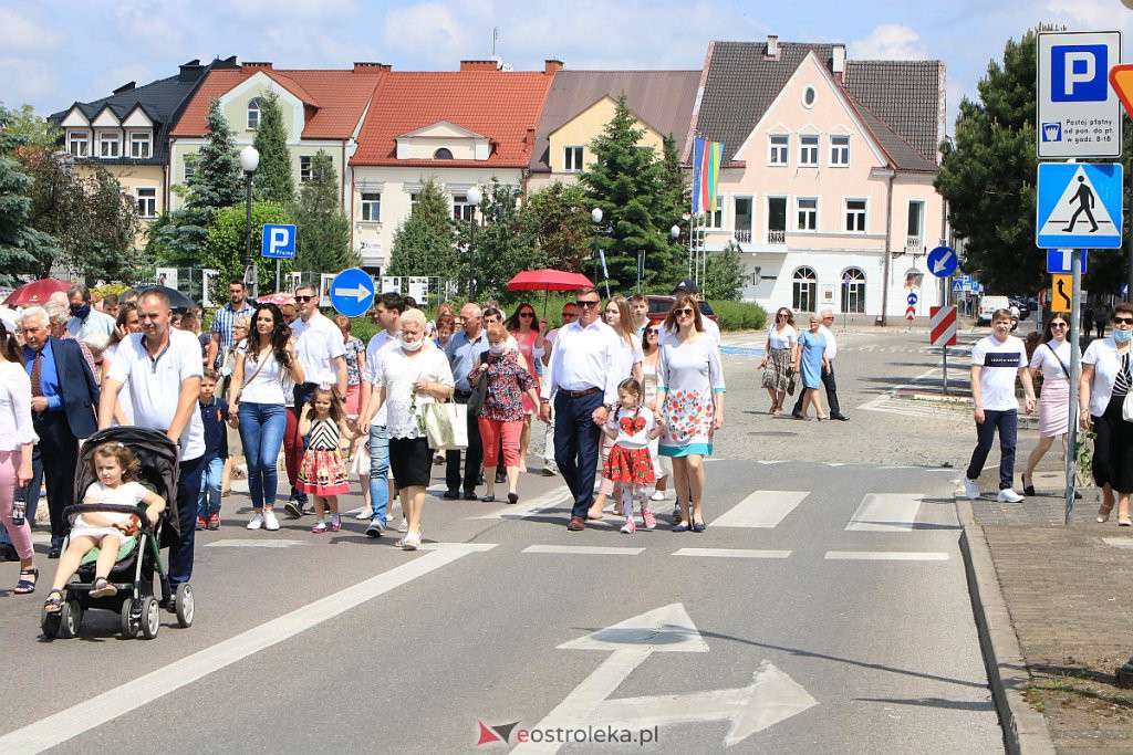Boże Ciało 2020: Procesja z parafii pw. Nawiedzenia NMP w Ostrołęce [11.06.2020] - zdjęcie #47 - eOstroleka.pl