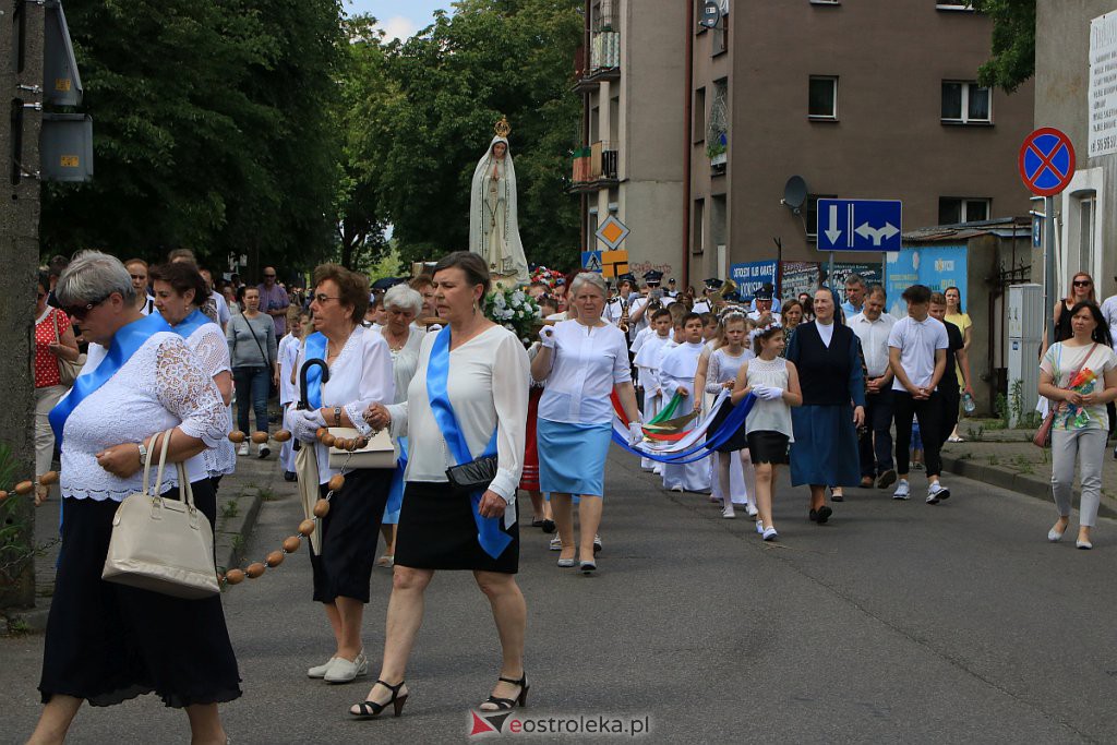 Boże Ciało 2020: Procesja z parafii pw. Nawiedzenia NMP w Ostrołęce [11.06.2020] - zdjęcie #36 - eOstroleka.pl