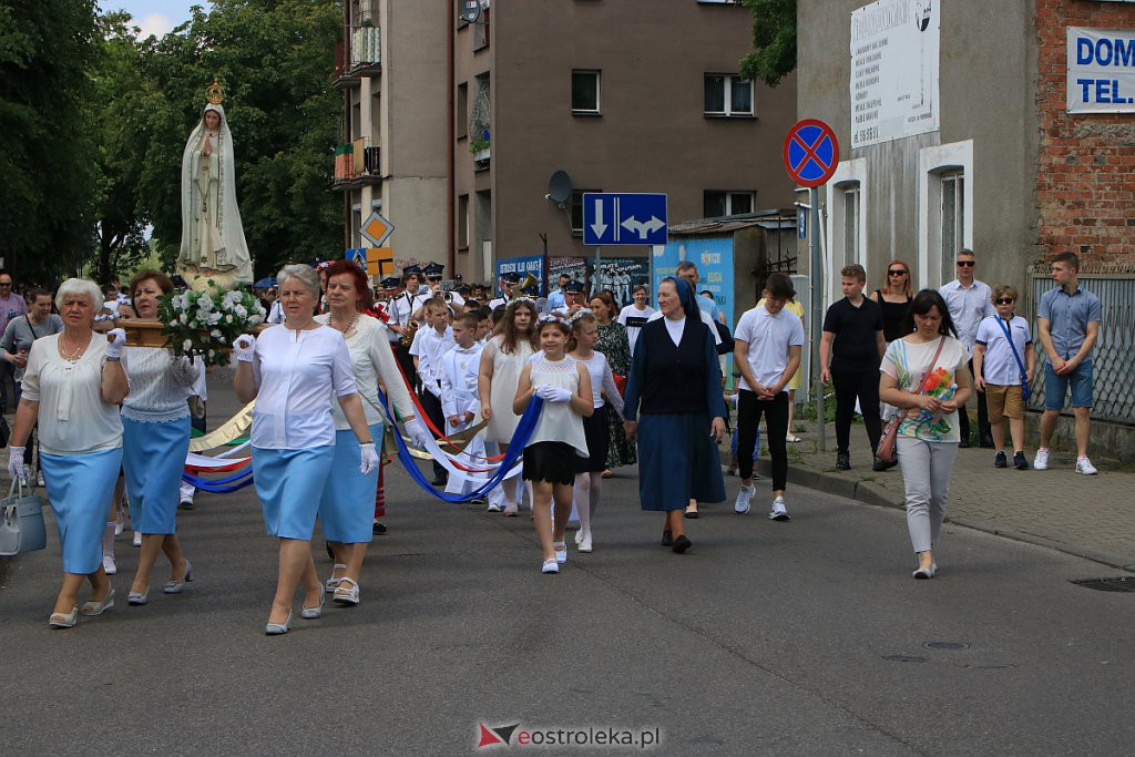 Boże Ciało 2020: Procesja z parafii pw. Nawiedzenia NMP w Ostrołęce [11.06.2020] - zdjęcie #35 - eOstroleka.pl