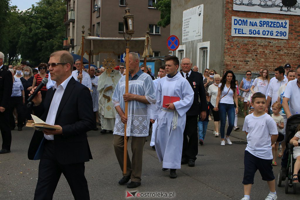 Boże Ciało 2020: Procesja z parafii pw. Nawiedzenia NMP w Ostrołęce [11.06.2020] - zdjęcie #21 - eOstroleka.pl
