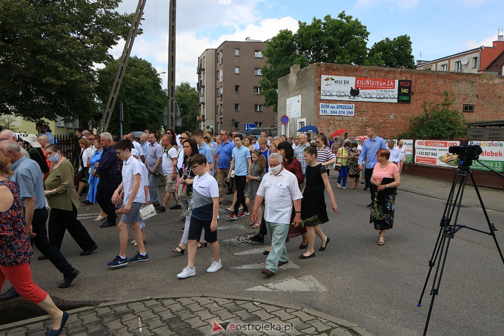 Boże Ciało 2020: Procesja z parafii pw. Nawiedzenia NMP w Ostrołęce [11.06.2020] - zdjęcie #13 - eOstroleka.pl