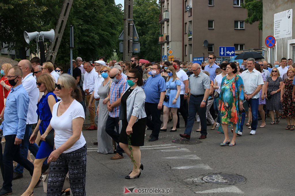 Boże Ciało 2020: Procesja z parafii pw. Nawiedzenia NMP w Ostrołęce [11.06.2020] - zdjęcie #6 - eOstroleka.pl