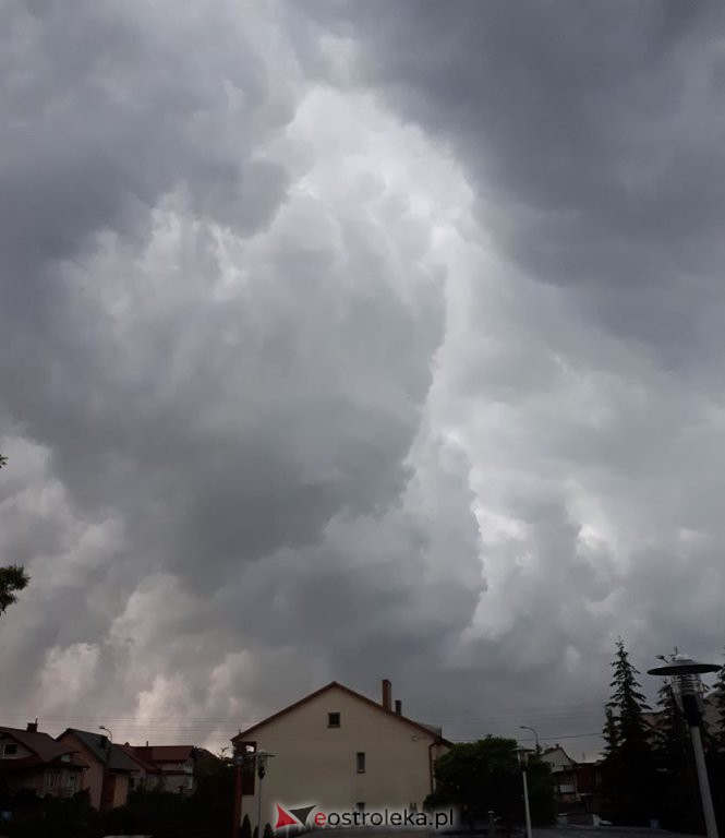 Burza nad Ostrołęką. Zdjęcia czytelników [17.06.2020] - zdjęcie #24 - eOstroleka.pl