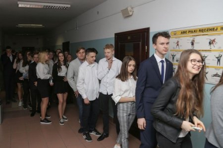 Egzamin ósmoklasisty 2020: Uczniowie zdają dziś język obcy [18.06.2020] - zdjęcie #9 - eOstroleka.pl