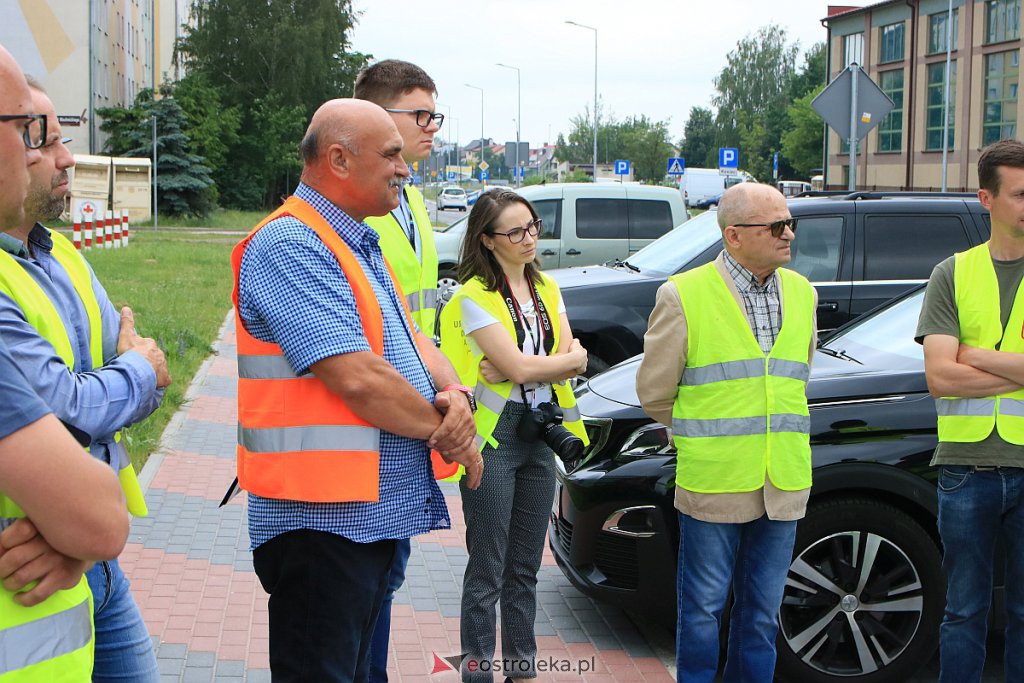 Ulica Blachnickiego oficjalnie odebrana po przebudowie. 585 dni po terminie! [22.06.2020] - zdjęcie #10 - eOstroleka.pl