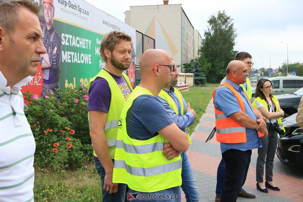 Ulica Blachnickiego oficjalnie odebrana po przebudowie. 585 dni po terminie! [22.06.2020] - zdjęcie #11 - eOstroleka.pl