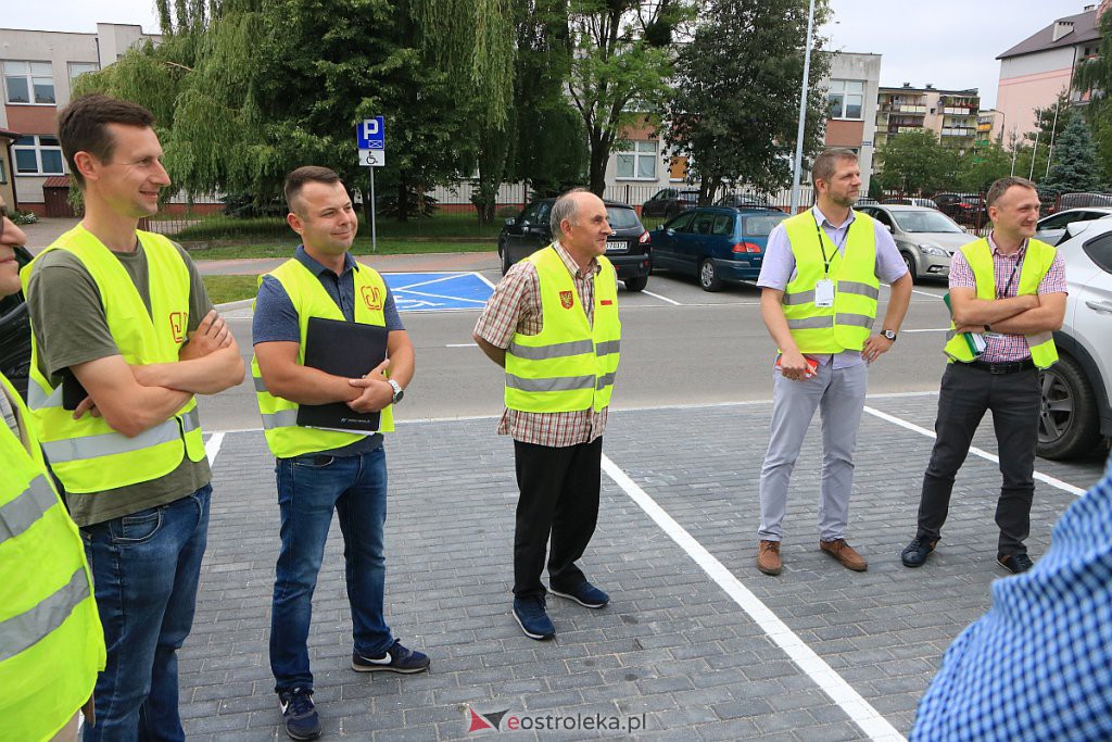 Ulica Blachnickiego oficjalnie odebrana po przebudowie. 585 dni po terminie! [22.06.2020] - zdjęcie #16 - eOstroleka.pl