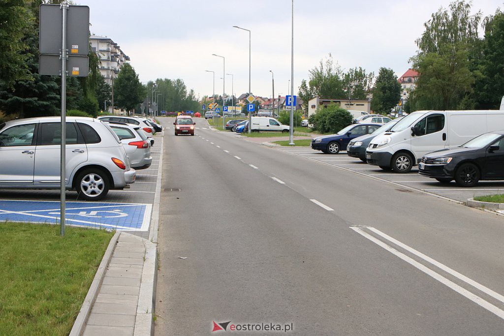 Ulica Blachnickiego oficjalnie odebrana po przebudowie. 585 dni po terminie! [22.06.2020] - zdjęcie #38 - eOstroleka.pl