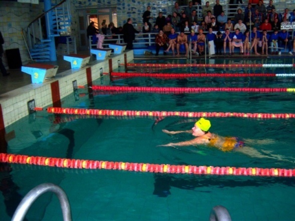 VI Zawody Pływackie Osób Niepełnosprawnych (21.10.2010) - zdjęcie #31 - eOstroleka.pl