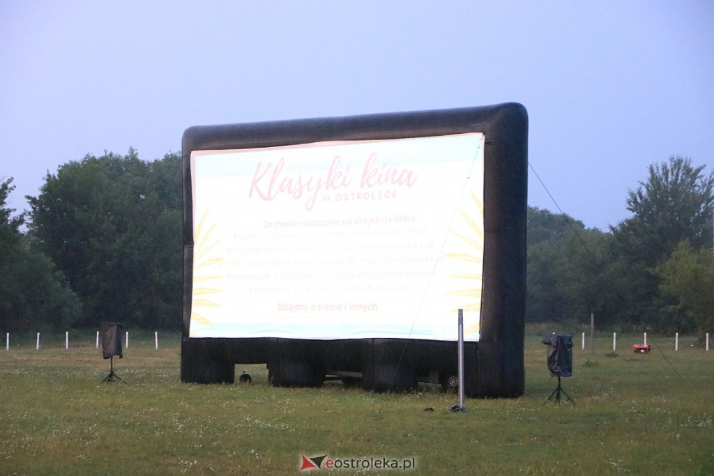Kino letnie w Ostrołęce. Pogoda dała się we znaki organizatorom [10.07.2020] - zdjęcie #5 - eOstroleka.pl