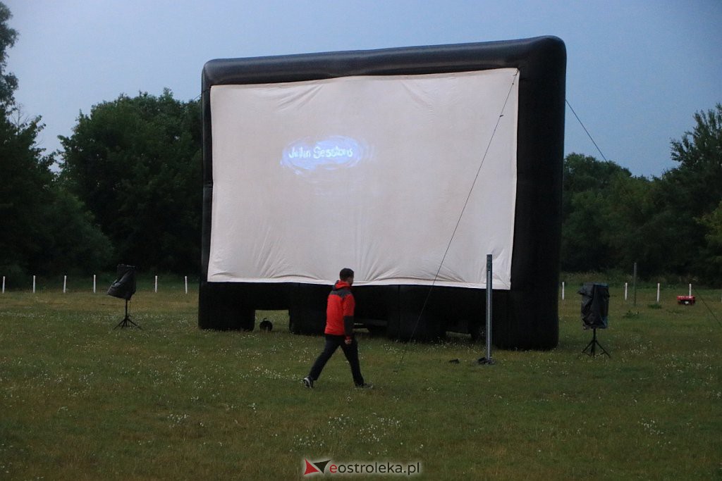 Kino letnie w Ostrołęce. Pogoda dała się we znaki organizatorom [10.07.2020] - zdjęcie #8 - eOstroleka.pl