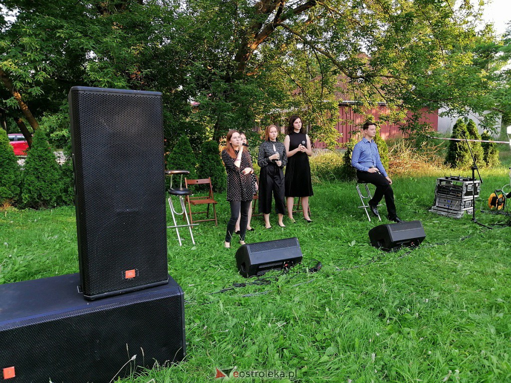 „Wojtki grają” – wokaliści ze Studia Piosenki w programie „Kochać… łatwo powiedzieć” [17.07.2020] - zdjęcie #2 - eOstroleka.pl