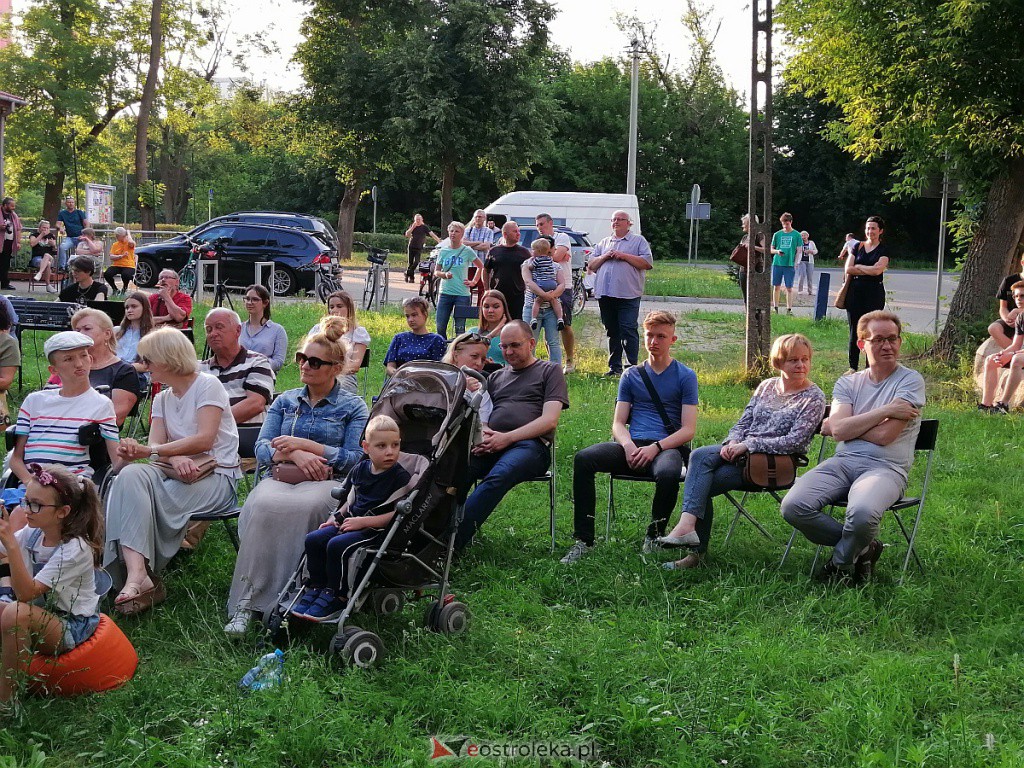 „Wojtki grają” – wokaliści ze Studia Piosenki w programie „Kochać… łatwo powiedzieć” [17.07.2020] - zdjęcie #7 - eOstroleka.pl